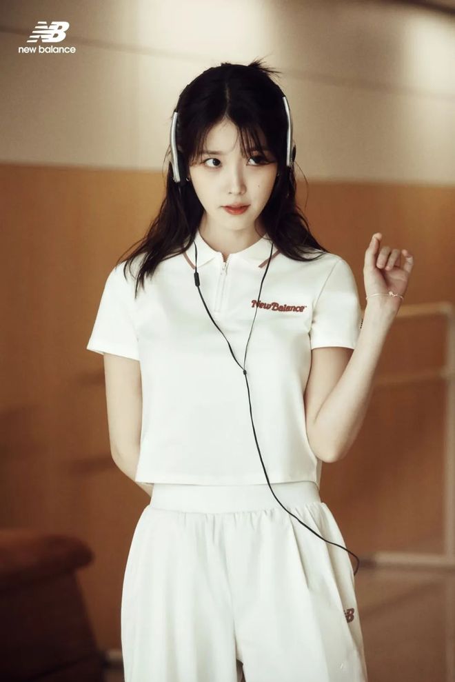 都灵和IU的绽放满足了少女的全部幻想pg电子免费模拟器本周时髦大事｜陈(图31)