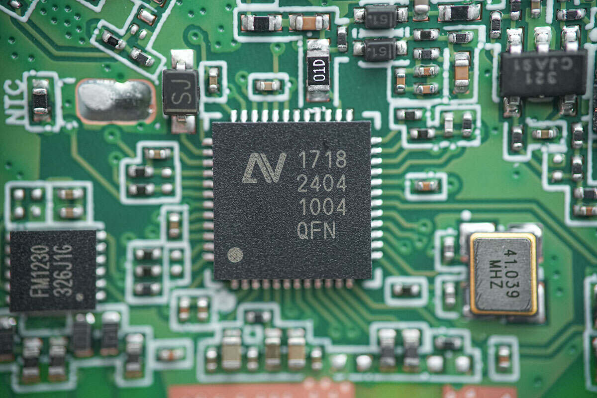 原装无线磁吸无线充模组拆解电子pg游戏可完美替代苹果(图3)